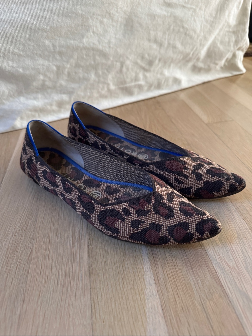 Rothys - The Point